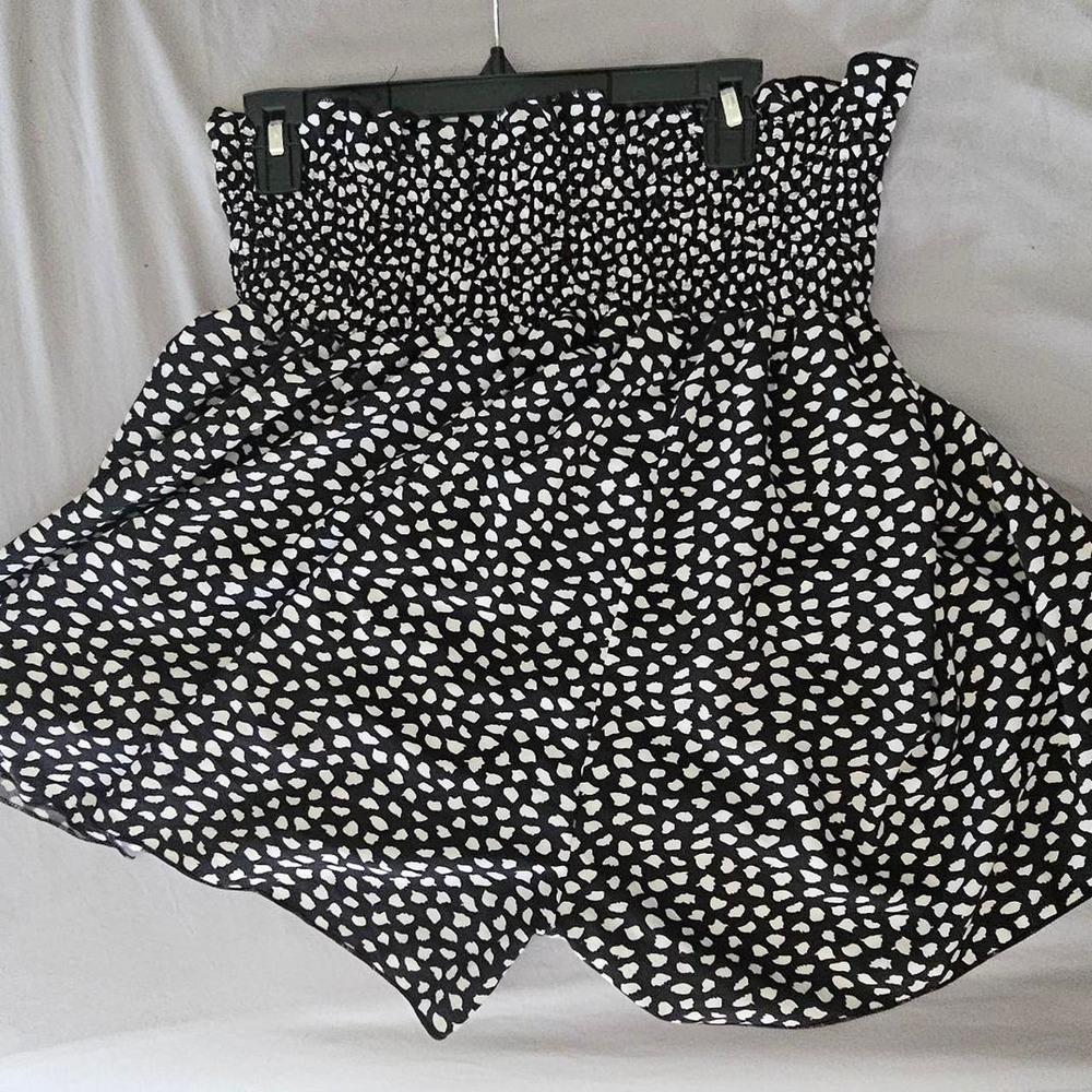 Black & white polka dot shorts with elastic waistband